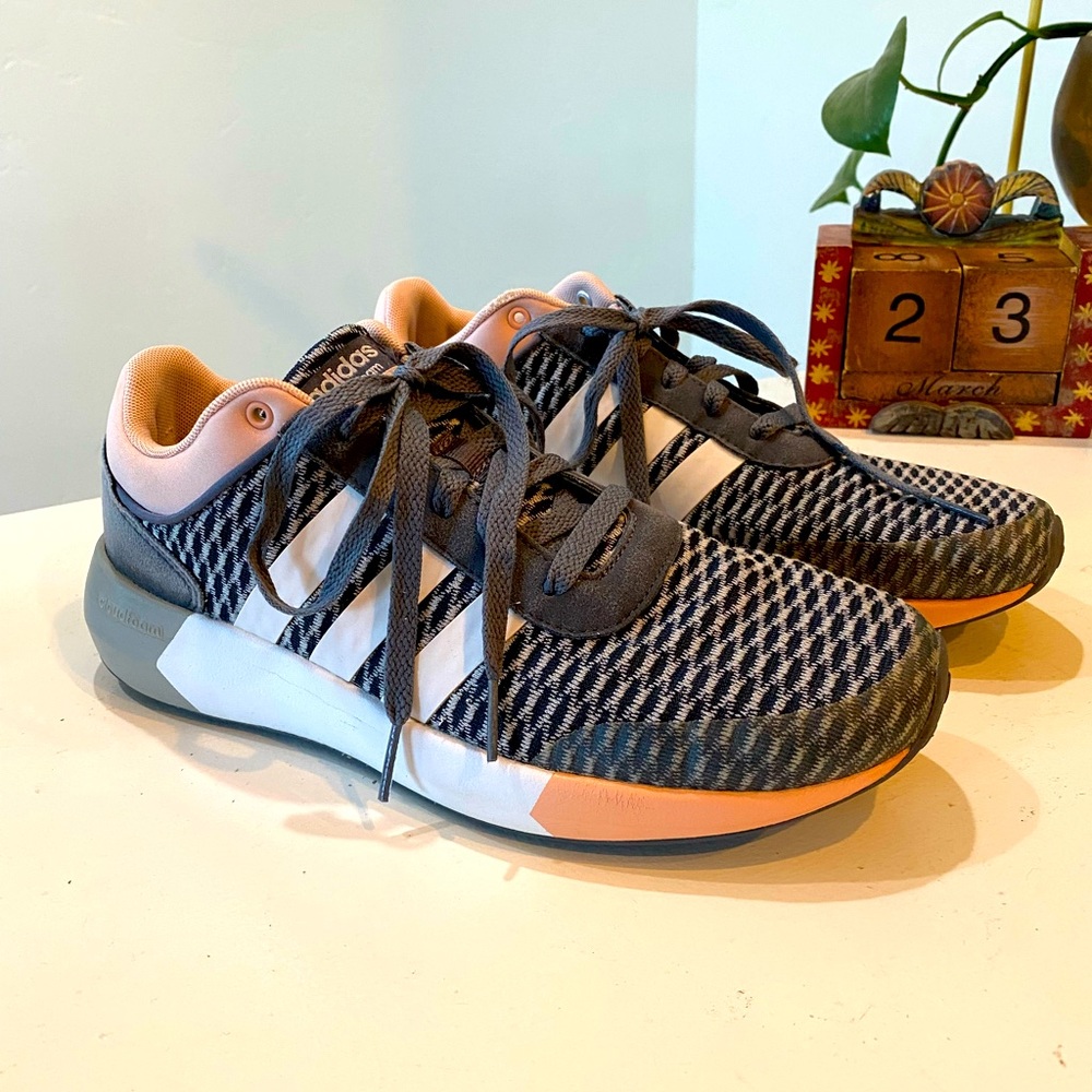 Adidas | Cloudfoam Race | dark grey, coral, white | 8.5